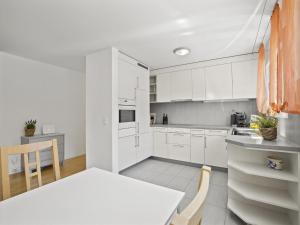 Kuhinja oz. manjša kuhinja v nastanitvi Apartment Moser by Interhome