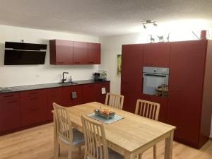 O bucătărie sau chicinetă la Apartment Crocus by Interhome