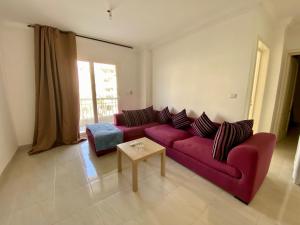 Χώρος καθιστικού στο Elegant Home with Free WiFi in Madinaty