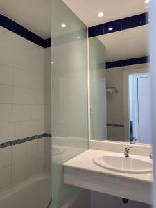 A bathroom at Hotel La Mota by Punta25 Hotels Group Még 37 kép