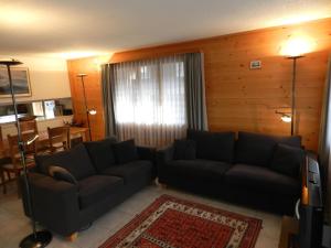 Posezení v ubytování Apartment Hübeli - Chapman by Interhome