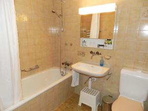 Koupelna v ubytování Apartment Hübeli - Chapman by Interhome