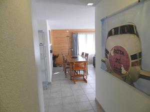 Posezení v ubytování Apartment Hübeli - Chapman by Interhome + 13 fotografií