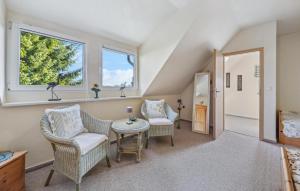 Istumisnurk majutusasutuses Cozy Home In Stolpeusedom With Wifi