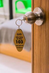 Certifikát, hodnocení, plakát nebo jiný dokument vystavený v ubytování Hiếu Sang 68 Hostel & Villas Seaview Bến tàu Rạch Giá Harbor City