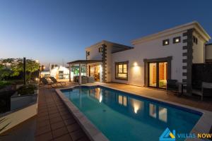 Basen w obiekcie Casa Bonita - LH144 By Villas Now Ltd lub w pobliżu