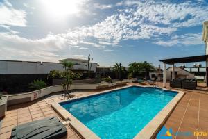 Basen w obiekcie Casa Bonita - LH144 By Villas Now Ltd lub w pobliżu