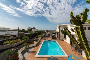 Basen w obiekcie Casa Bonita - LH144 By Villas Now Ltd lub w pobliżu
