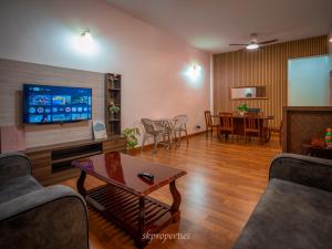 TV a/nebo společenská místnost v ubytování The Regency Portdickson