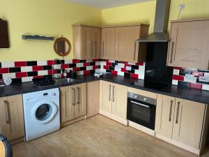 Afbeelding uit fotogalerij van Hope St Apartment in Mexborough