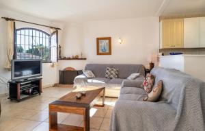 Χώρος καθιστικού στο Cozy Home In Nerja With Wifi