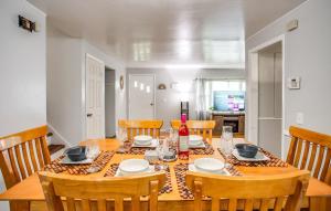 Φωτογραφία από το άλμπουμ του Suburb Home Near Everything σε Ρότσεστερ