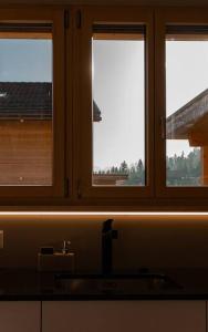 Fotografie z fotogalerie ubytování Hidden Retreats The MountainHut v destinaci Wengi bei Frutigen