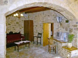 Fotografia z galérie ubytovania traditional holiday home in Vafes with a view of the countryside v destinácii Vafés