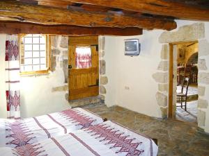 Fotografia z galérie ubytovania traditional holiday home in Vafes with a view of the countryside v destinácii Vafés