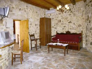 Fotografia z galérie ubytovania traditional holiday home in Vafes with a view of the countryside v destinácii Vafés