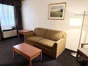Posezení v ubytování Days Inn by Wyndham Drayton Valley