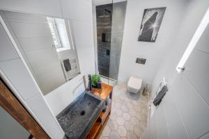 Kúpeľňa v ubytovaní Urban Loft Haven near Astoria