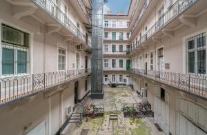 Budova, v ktorej sa apartmán nachádza
