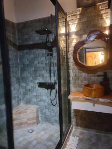 Φωτογραφία από το άλμπουμ του Bim-Village στο Λομέ