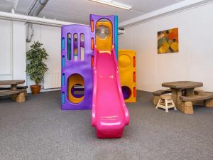 Kelab kanak-kanak di 4 person holiday home on holiday park in Glesborg