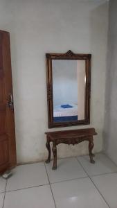 リバスにあるHostal Brisas del Ometepe Habitación 4の鏡