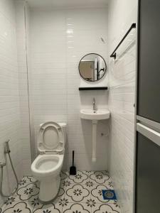 Bagno di TDOZE Hotel
