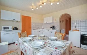 Kuchyň nebo kuchyňský kout v ubytování Ferienhaus Lüßvitz