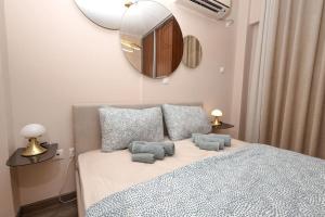 Postel nebo postele na pokoji v ubytování Summer flat by the beach&Taverna