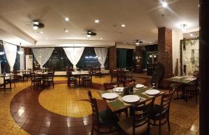 Εστιατόριο ή άλλο μέρος για φαγητό στο Coron Gateway Hotel & Suites