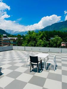 Splošen pogled na gorovje oz. razgled na gore, ki ga ponuja hotel
