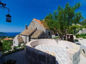 Fotografie z fotogalerie ubytování Apartment with sea view in Orasac v destinaci Orasac