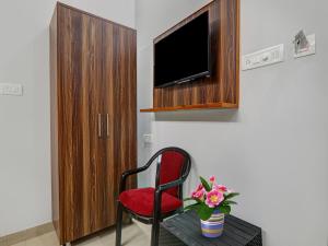 Gallery image of Super Super Townhouse Swaroop Inn in Chinhat +33 photos