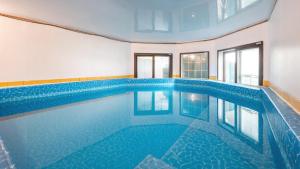 Bazen u ili blizu objekta Gapyeong Dongban84 Glamping&Pool villa