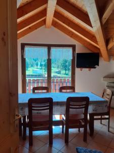 TV a/nebo společenská místnost v ubytování Casa vacanze Emilio