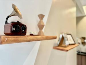 Η κουζίνα ή μικρή κουζίνα στο Urban Suites #Walnut 1BR 1Bath suite #Infinity Pool #3pax #1Queen 1Single #Quality well maintained #Private host