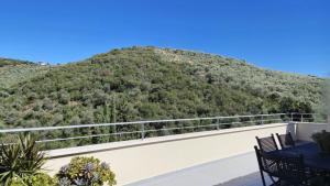 A general mountain view or a mountain view taken from the holiday home