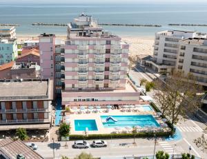 Bazén v ubytování Hotel Alba D'Oro nebo v jeho okolí
