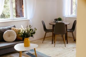 Posedenie v ubytovaní Adeline Apartman