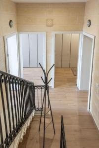 Fotografie z fotogalerie ubytování Exclusive Seafront Townhouse Sliema, Valletta view v destinaci Sliema