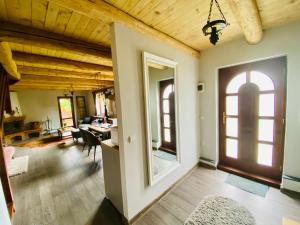 Afbeelding uit fotogalerij van ☆ Rustic Comfort House ☆ in Miercurea-Ciuc