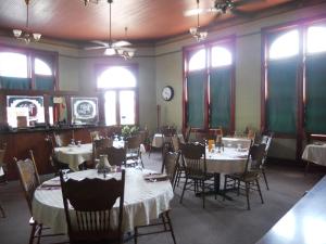 Εστιατόριο ή άλλο μέρος για φαγητό στο LandMark Inn at the Historic Bank of Oberlin