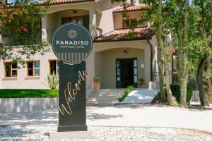 Certifikát, hodnocení, plakát nebo jiný dokument vystavený v ubytování Boutique Hotel Paradiso