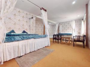 The Rare Ones, Bhalugaad Resort and game Zone的休息区