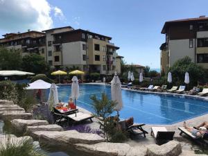 Bazén v ubytování Apartments - Garden of Eden nebo v jeho okolí