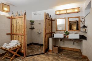 Ένα μπάνιο στο Bagh Villas I Kanha +35 φωτογραφίες
