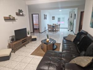 Μια τηλεόραση ή/και κέντρο ψυχαγωγίας στο Apartman DELUXE