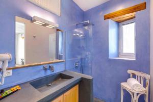 Un baño de Skiff - Transformed studio on the water's edge