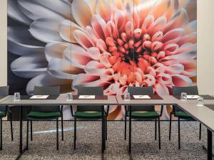 The business area and/or conference room at Mercure Hotel Erfurt Altstadt