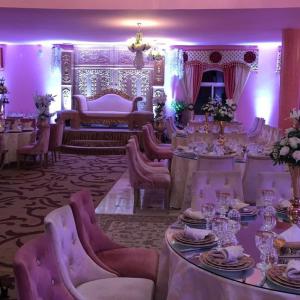 Posezení v ubytování Hôtel Briech & Spa + 37 fotografií